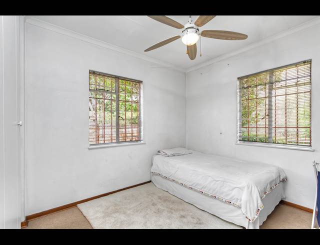3 BEDROOM FREEHOLD FOR SALE IN PAULSHOF